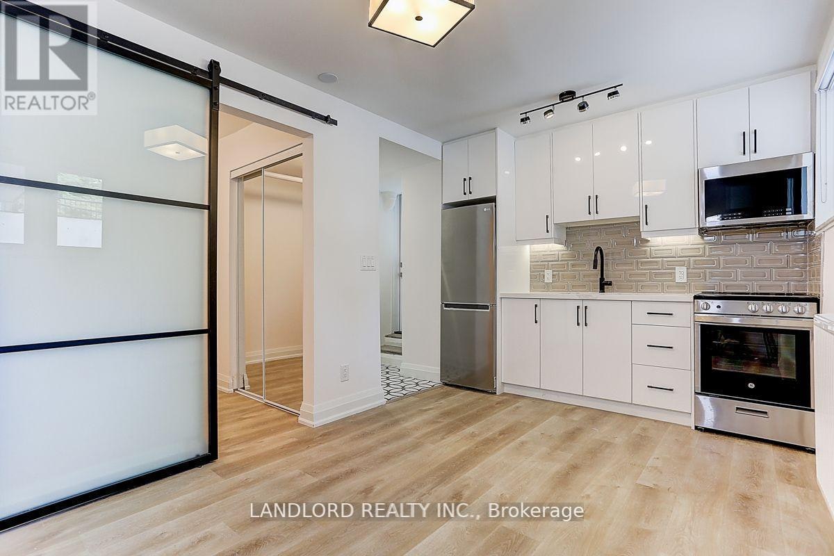 23-2520 Bloor Street W, Toronto, ON, M6S 1R8