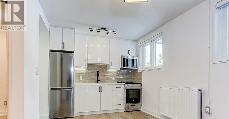 23-2520 Bloor Street W, Toronto, ON, M6S 1R8 - 3