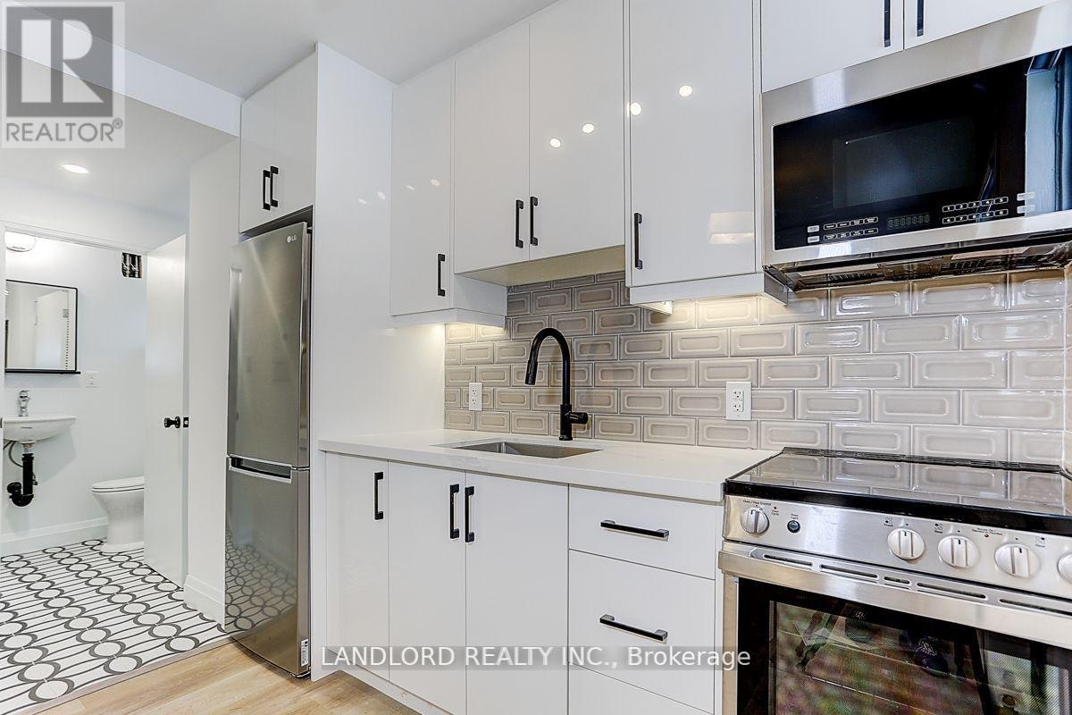23-2520 Bloor Street W, Toronto, ON, M6S 1R8 - 9