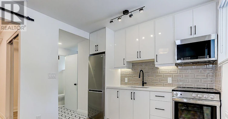 23-2520 Bloor Street W, Toronto, ON, M6S 1R8 - 7