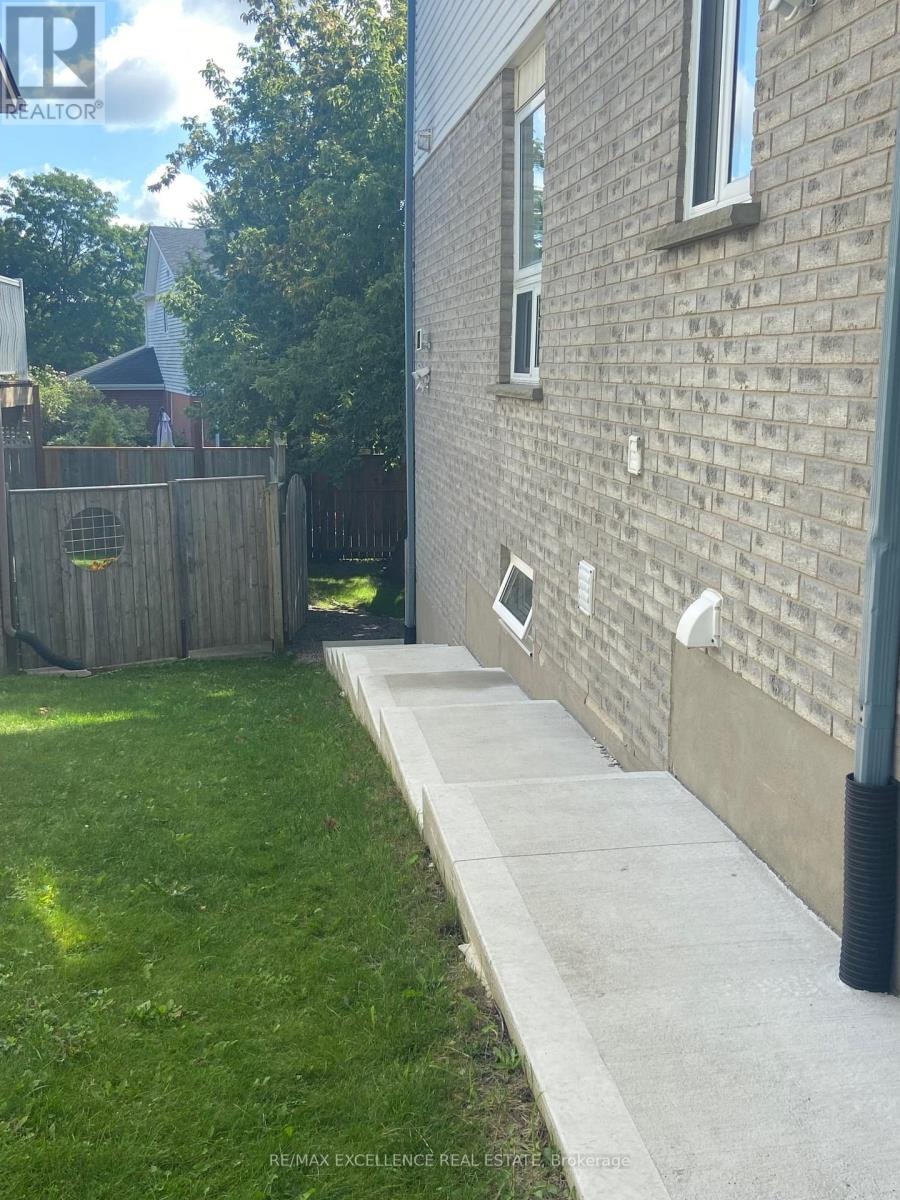 WALKOUT BASEMENT-46 Tradewinds Place, Kitchener, ON, N2N 3G4 - 2