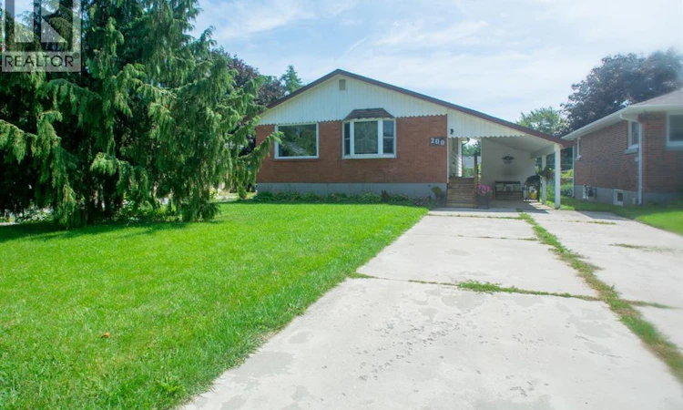 200 John Street East