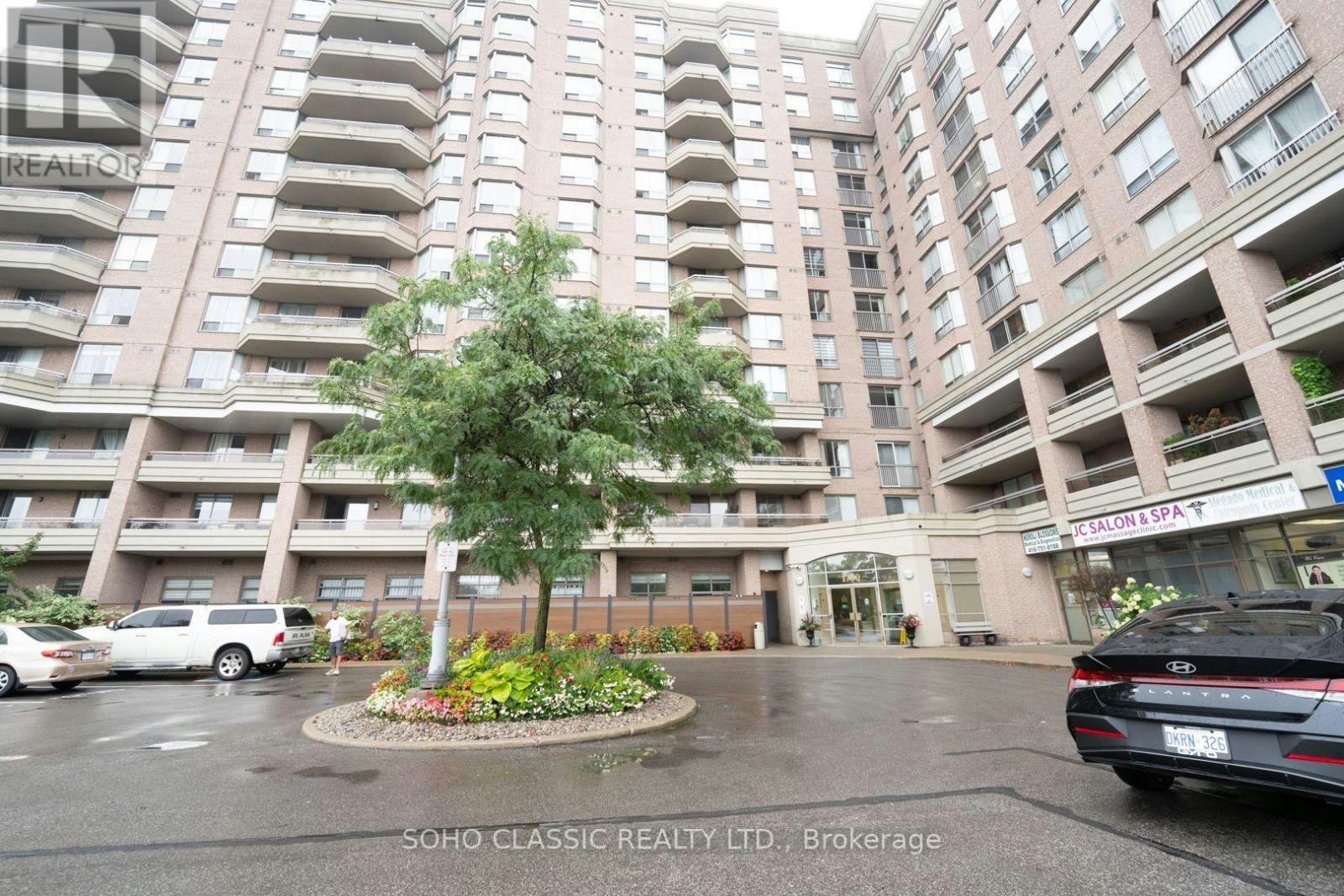 809-1700 Eglinton Avenue E, Toronto, ON, M4A 2X4