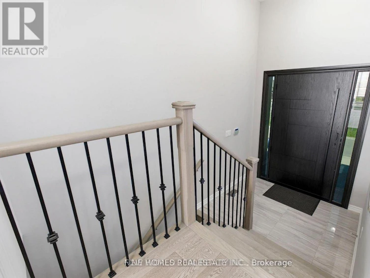 147 Bethpage Crescent, Newmarket, ON, L3X 0M2 - 2