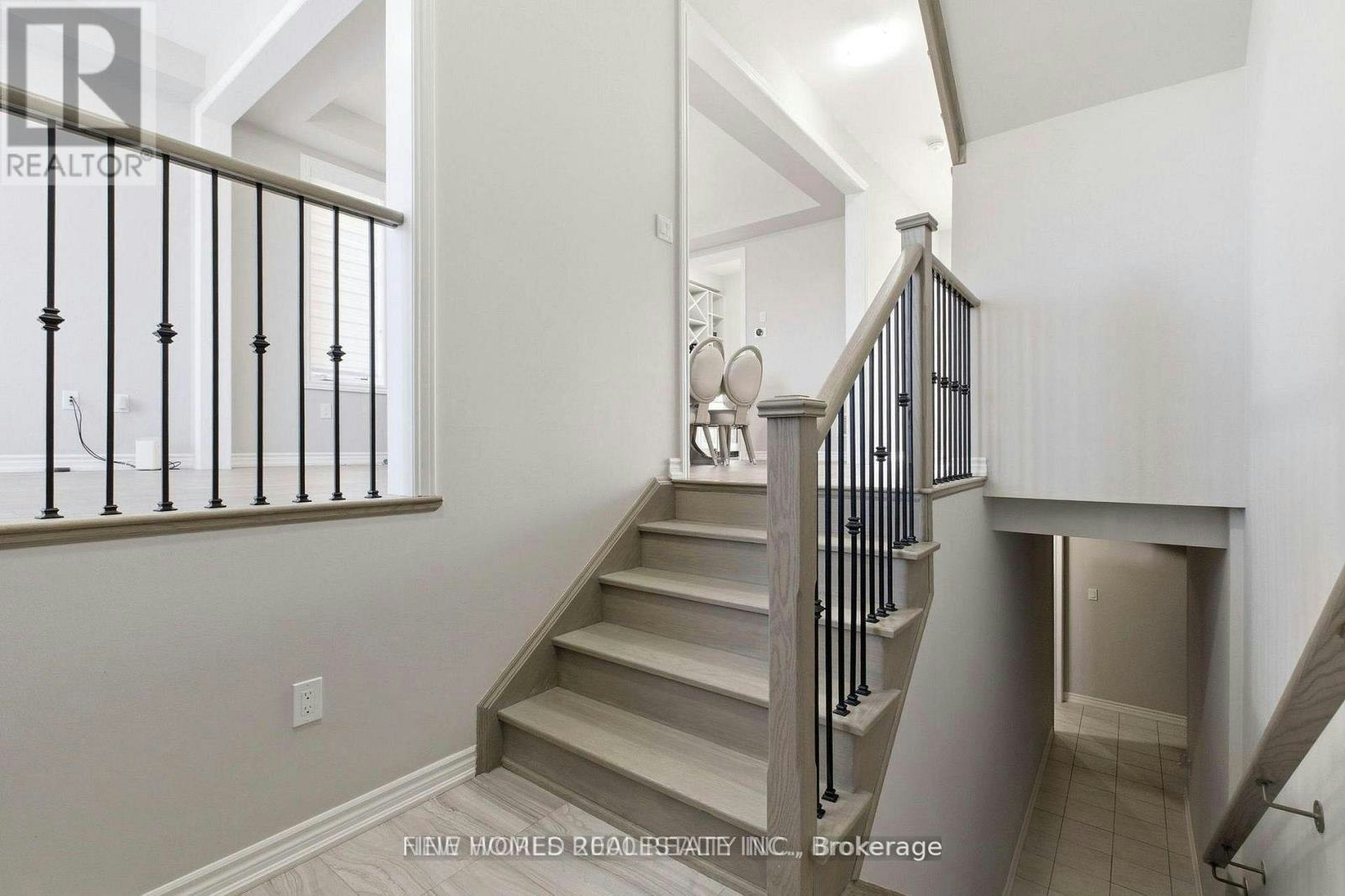 147 Bethpage Crescent - 3