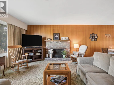 5392 Maple Crescent - 3