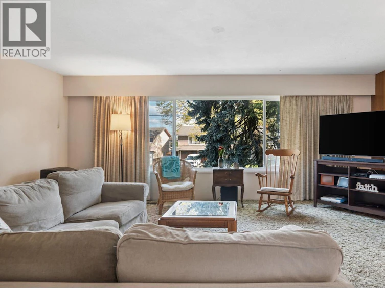 5392 Maple Crescent, Delta, BC, V4K 1G2 - 2