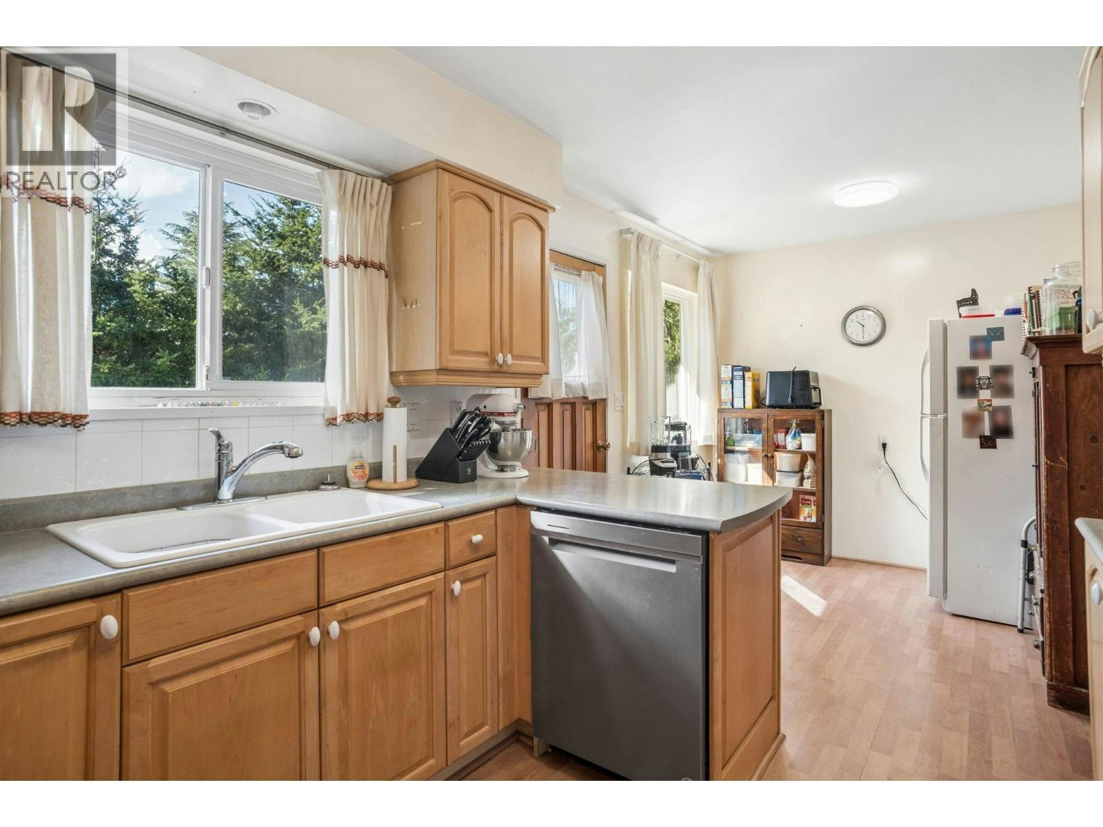 5392 Maple Crescent, Delta, BC, V4K 1G2 - 12