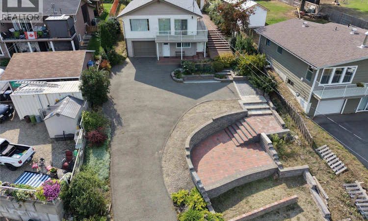 1225 Bay Drive