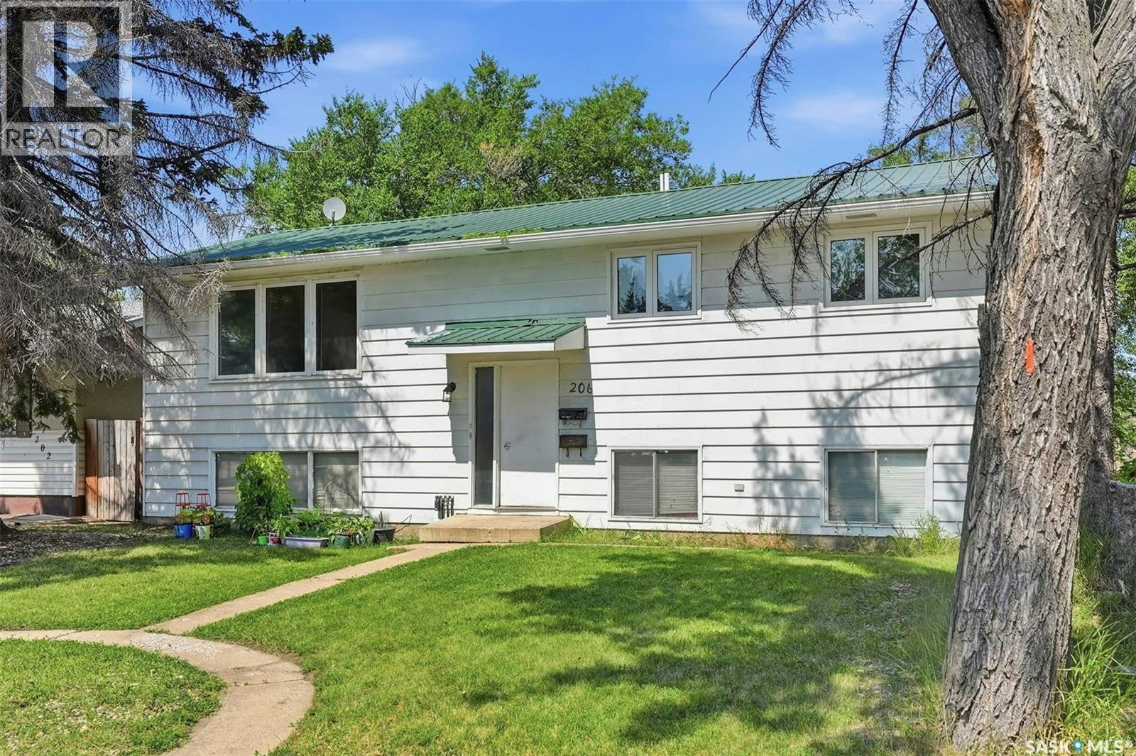 206 Carleton Drive, Saskatoon, SK, S7H 4C1