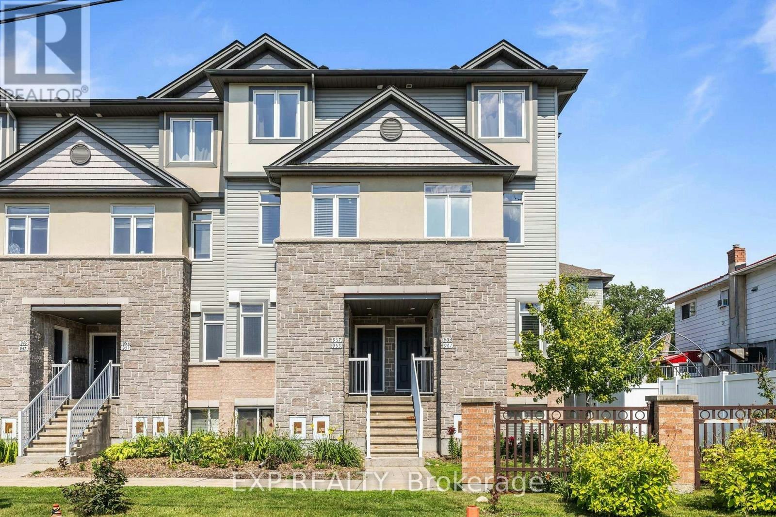 35-957 Cummings Avenue, Ottawa, ON, K1J 7R9