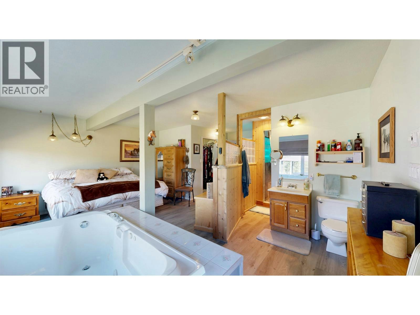 5548 Little Fort 24 Highway, 100 Mile House, BC, V0K 2E2 - 21