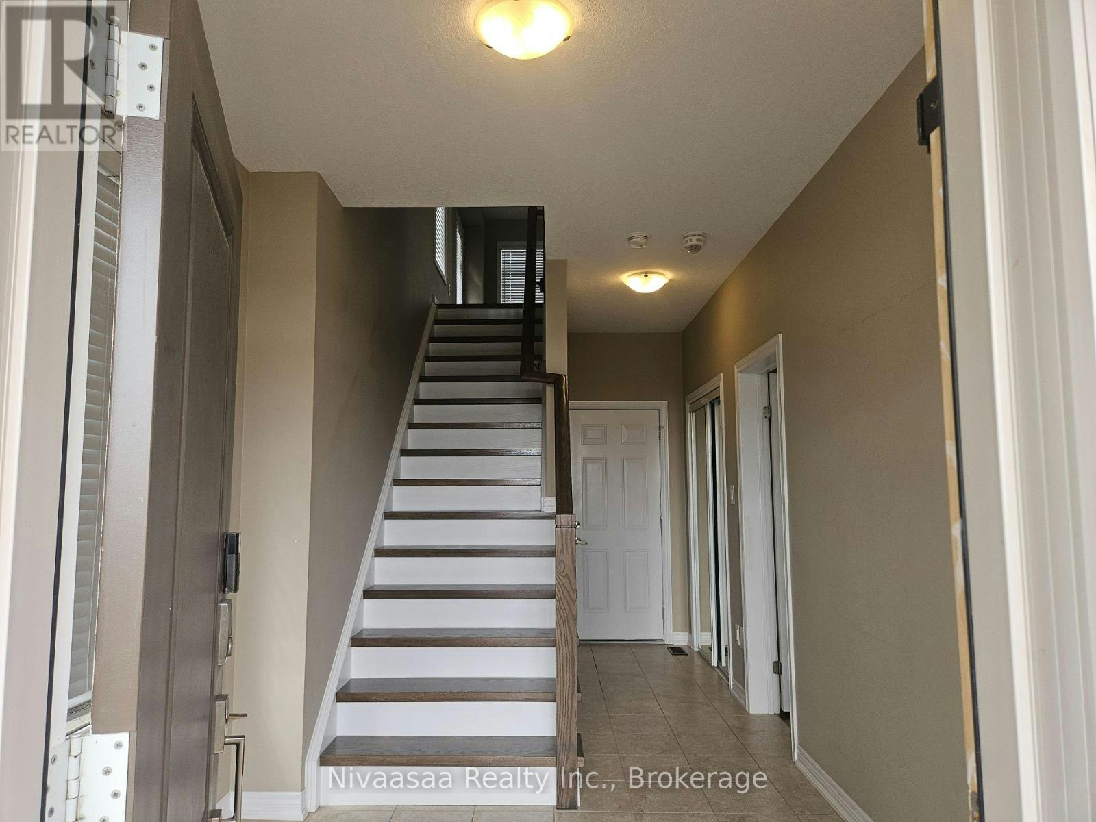13-3026 Postridge Drive, Oakville, ON, L6H 7E3 - 4