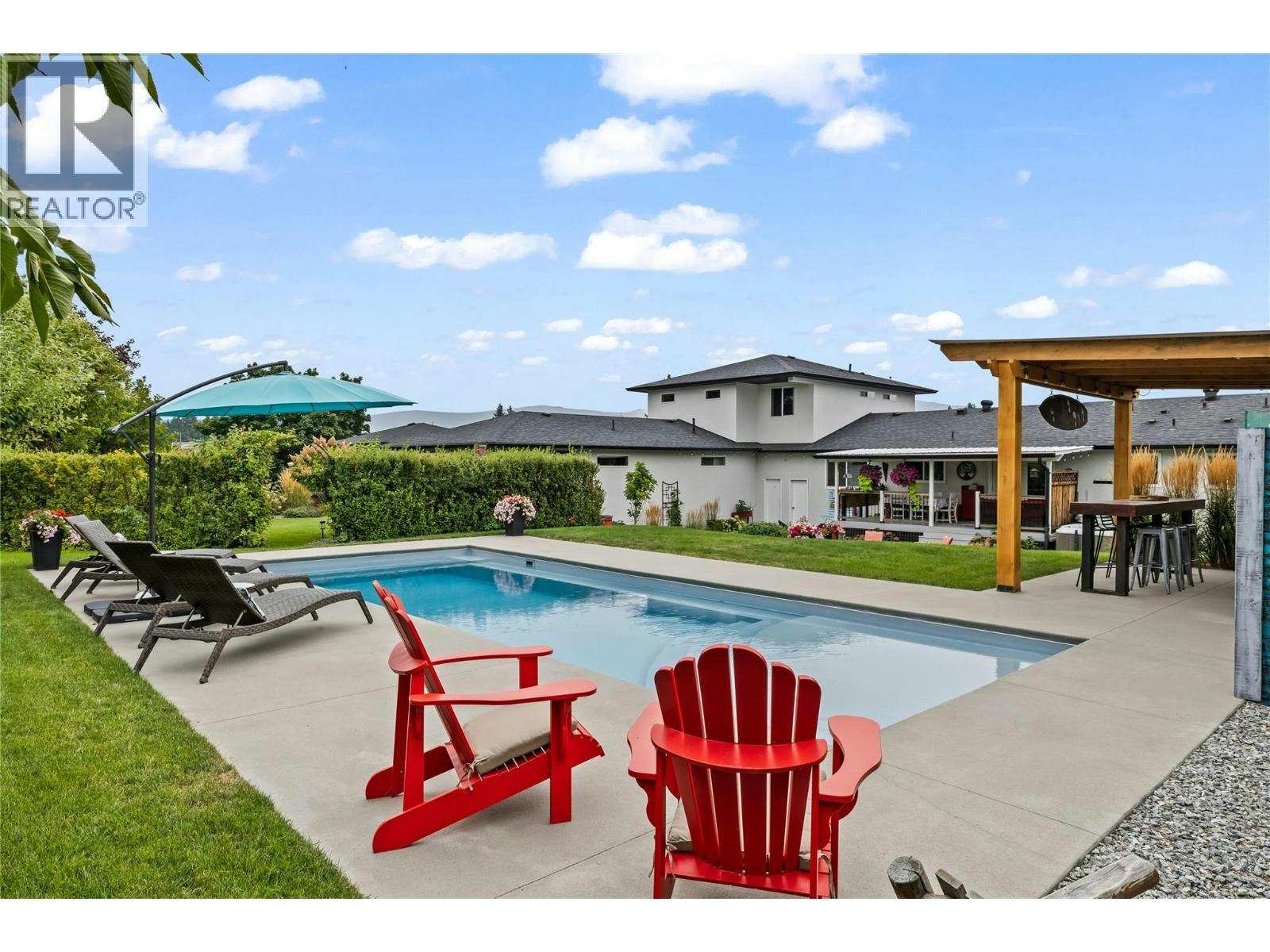 910 Westbrook Drive, West Kelowna, BC, V1Z 1R3