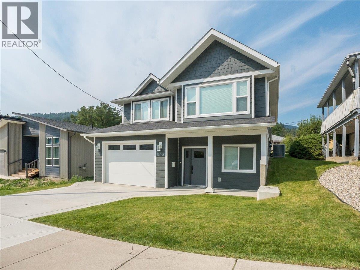 808 7th Avenue, Castlegar, BC, V1N 1R9