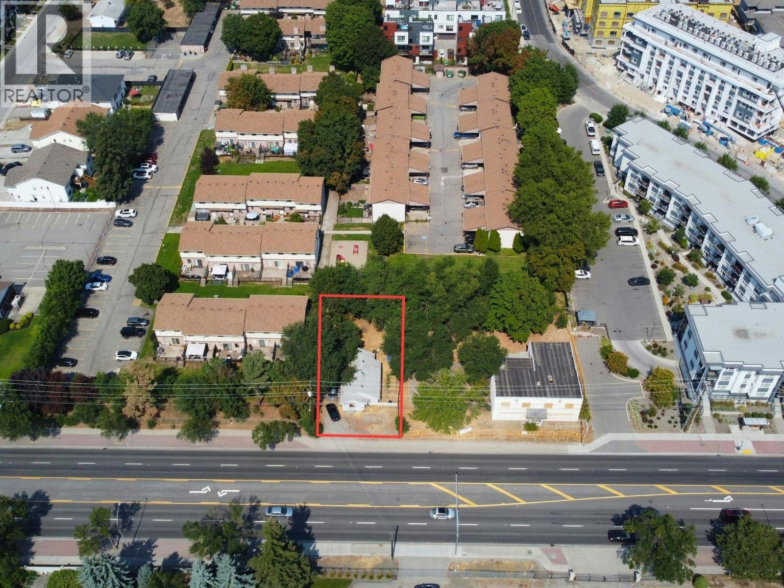 1230 W 33 Highway, Kelowna, BC, V1X 1Z4