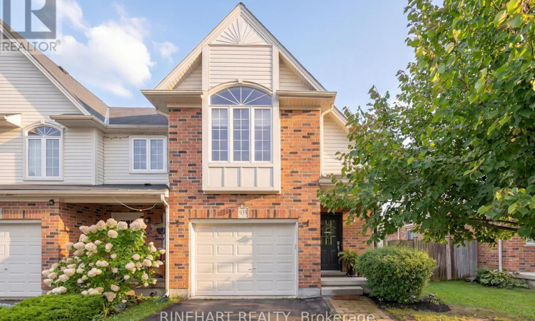 939 Silverfox Crescent