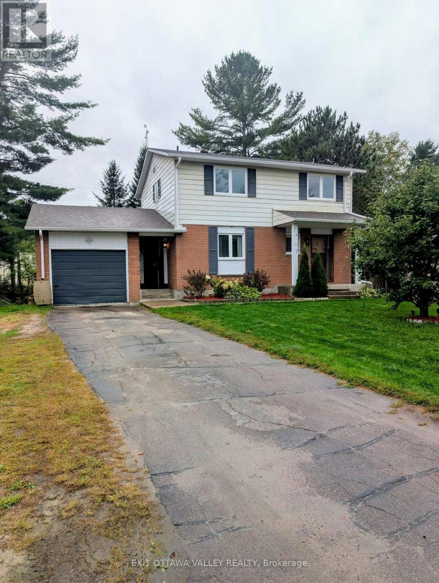 13 Tamarack Street, Deep River, ON, K0J 1P0