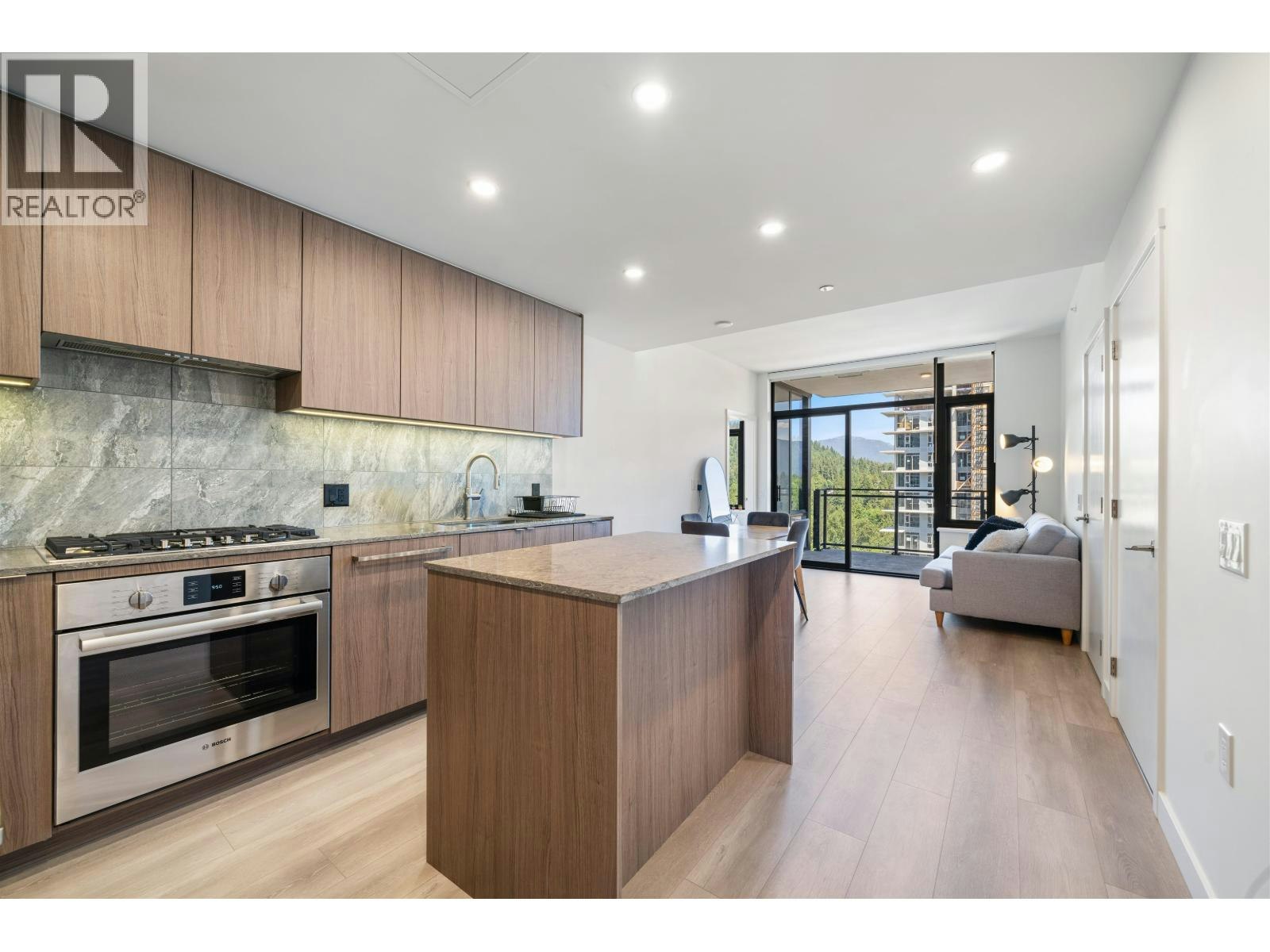 1806-626 Claremont Street, Coquitlam, BC, V3J 0T1