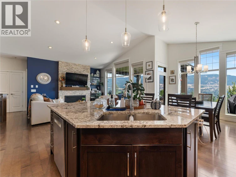 13011 East Ridge Drive, Lake Country, BC, V4V 2P9 - 13