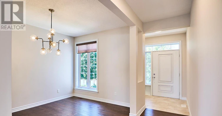384 Huntsville Drive, Ottawa, ON, K2T 0H5 - 3