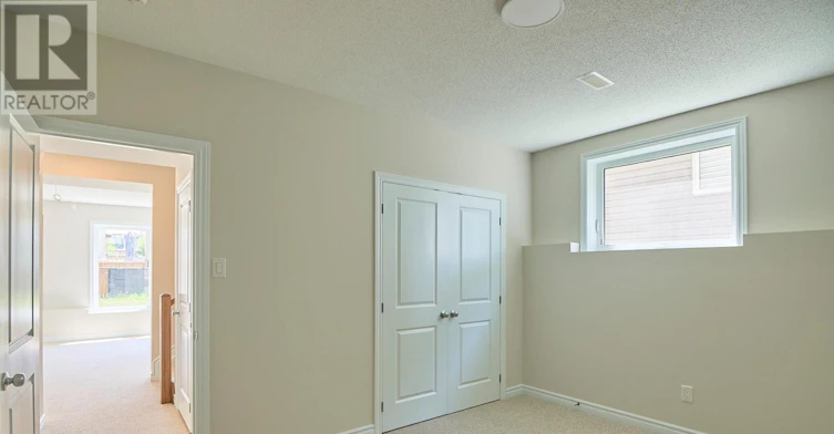 384 Huntsville Drive, Ottawa, ON, K2T 0H5 - 37