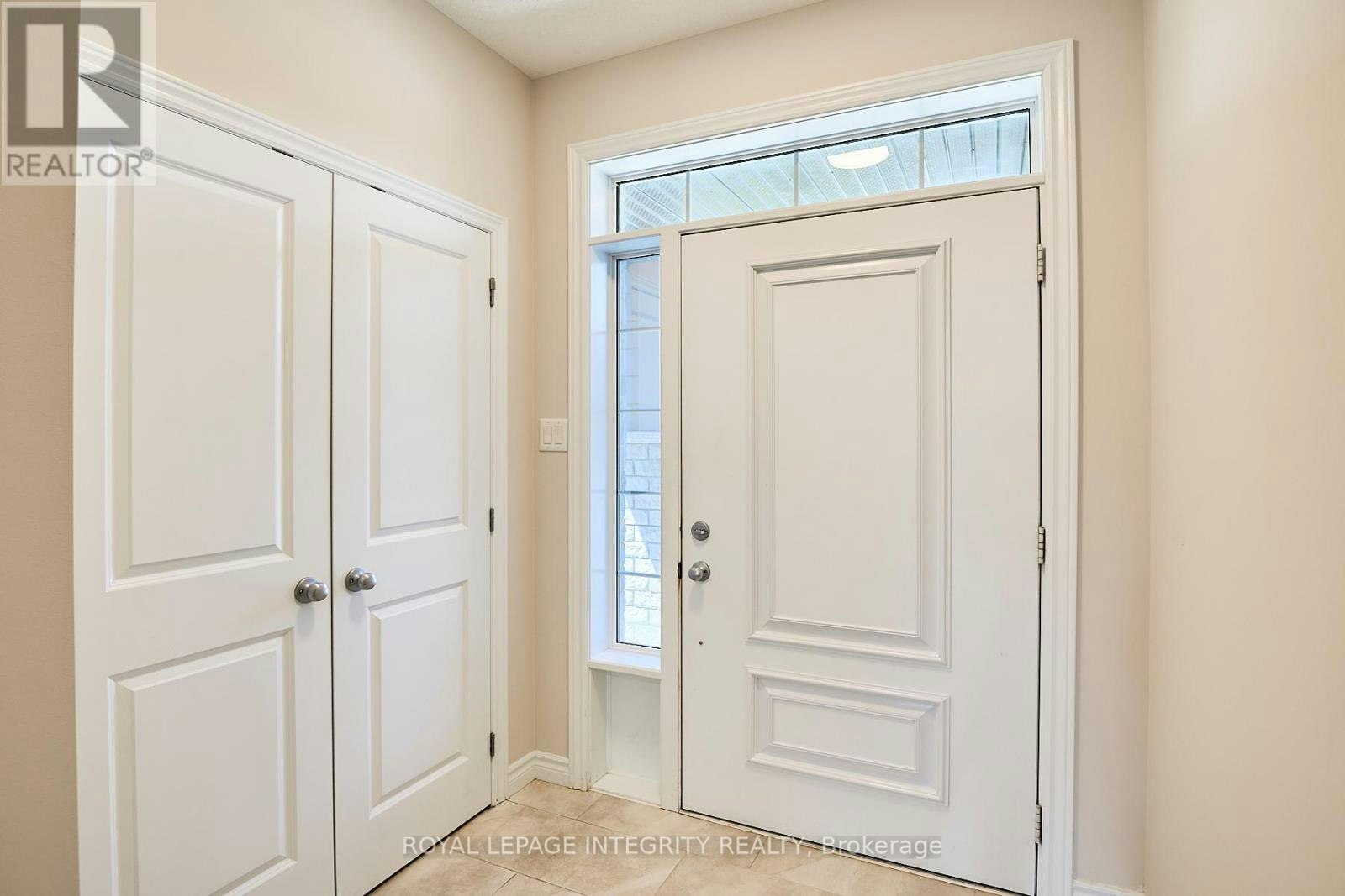 384 Huntsville Drive, Ottawa, ON, K2T 0H5 - 2
