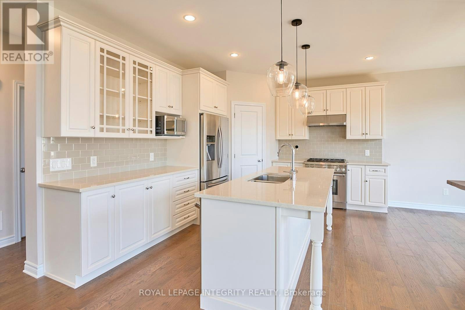 384 Huntsville Drive, Ottawa, ON, K2T 0H5 - 14