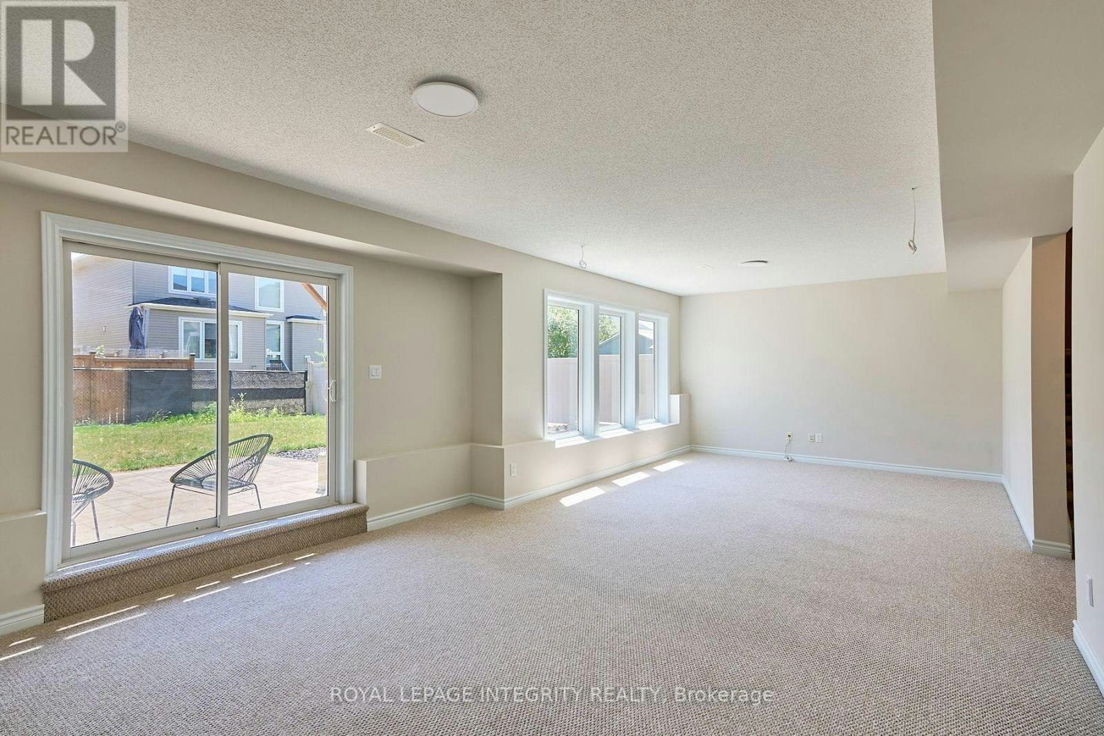 384 Huntsville Drive, Ottawa, ON, K2T 0H5 - 35