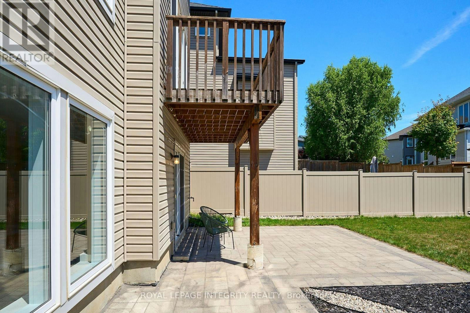 384 Huntsville Drive, Ottawa, ON, K2T 0H5 - 39