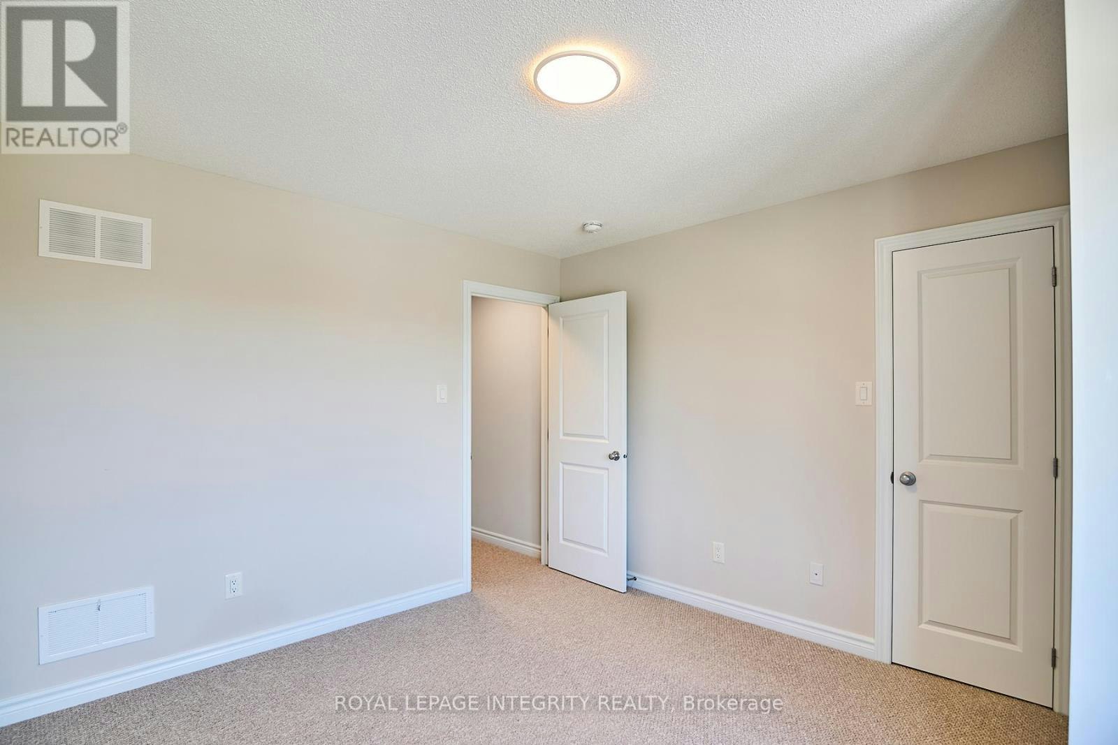 384 Huntsville Drive, Ottawa, ON, K2T 0H5 - 28