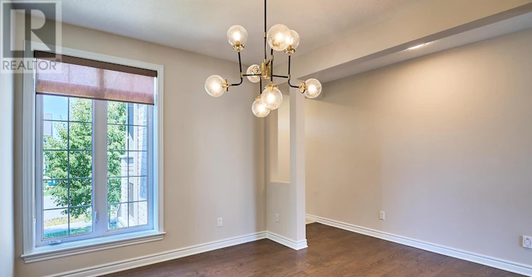 384 Huntsville Drive, Ottawa, ON, K2T 0H5 - 4
