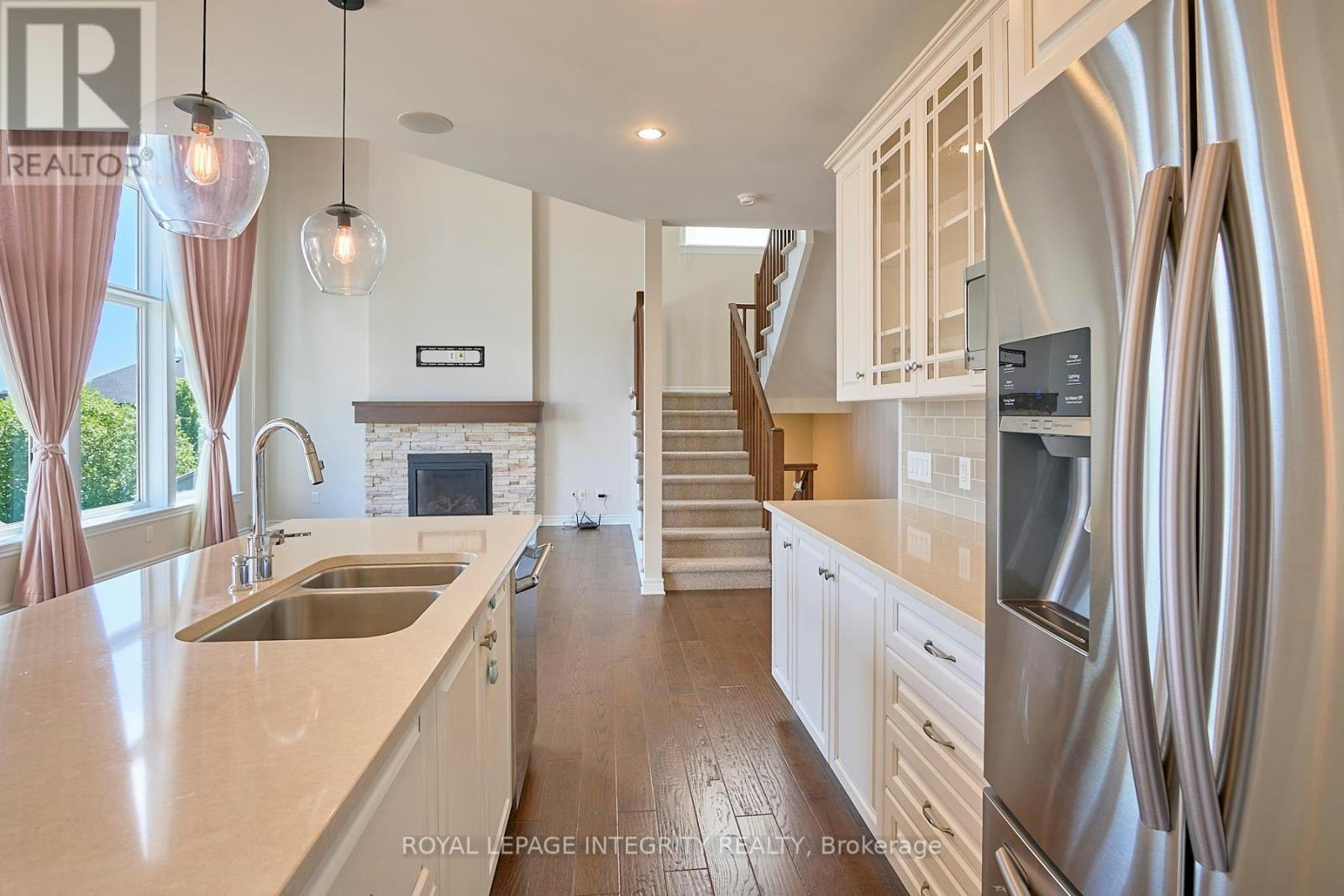 384 Huntsville Drive, Ottawa, ON, K2T 0H5 - 12