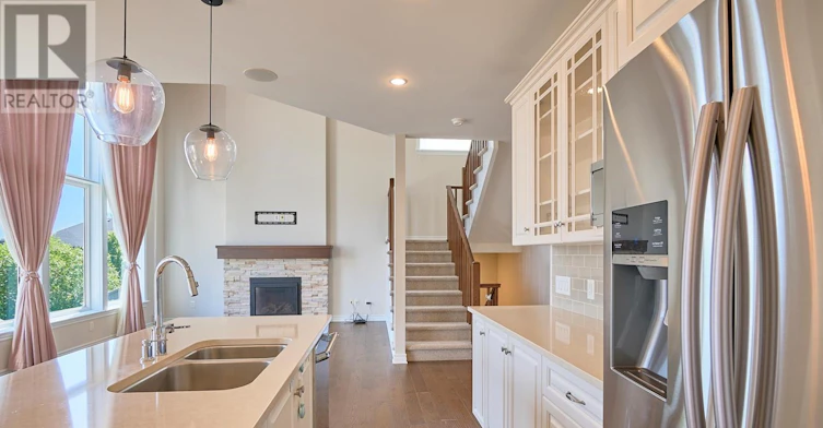 384 Huntsville Drive, Ottawa, ON, K2T 0H5 - 12