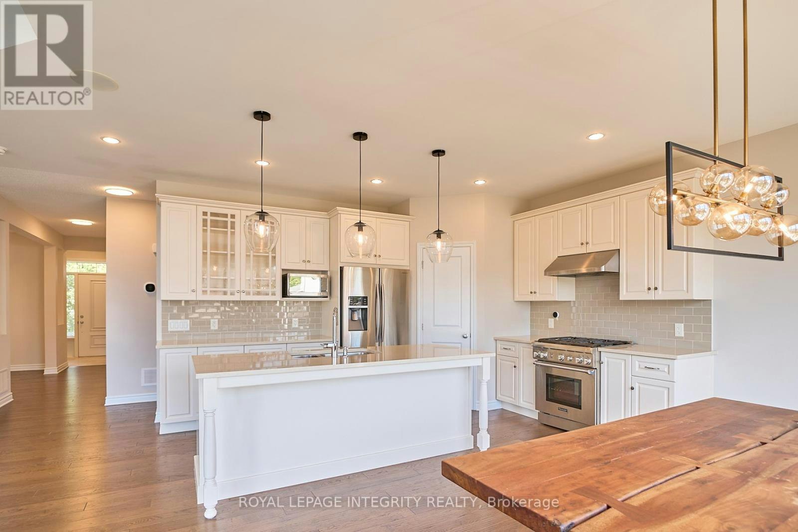 384 Huntsville Drive, Ottawa, ON, K2T 0H5 - 15