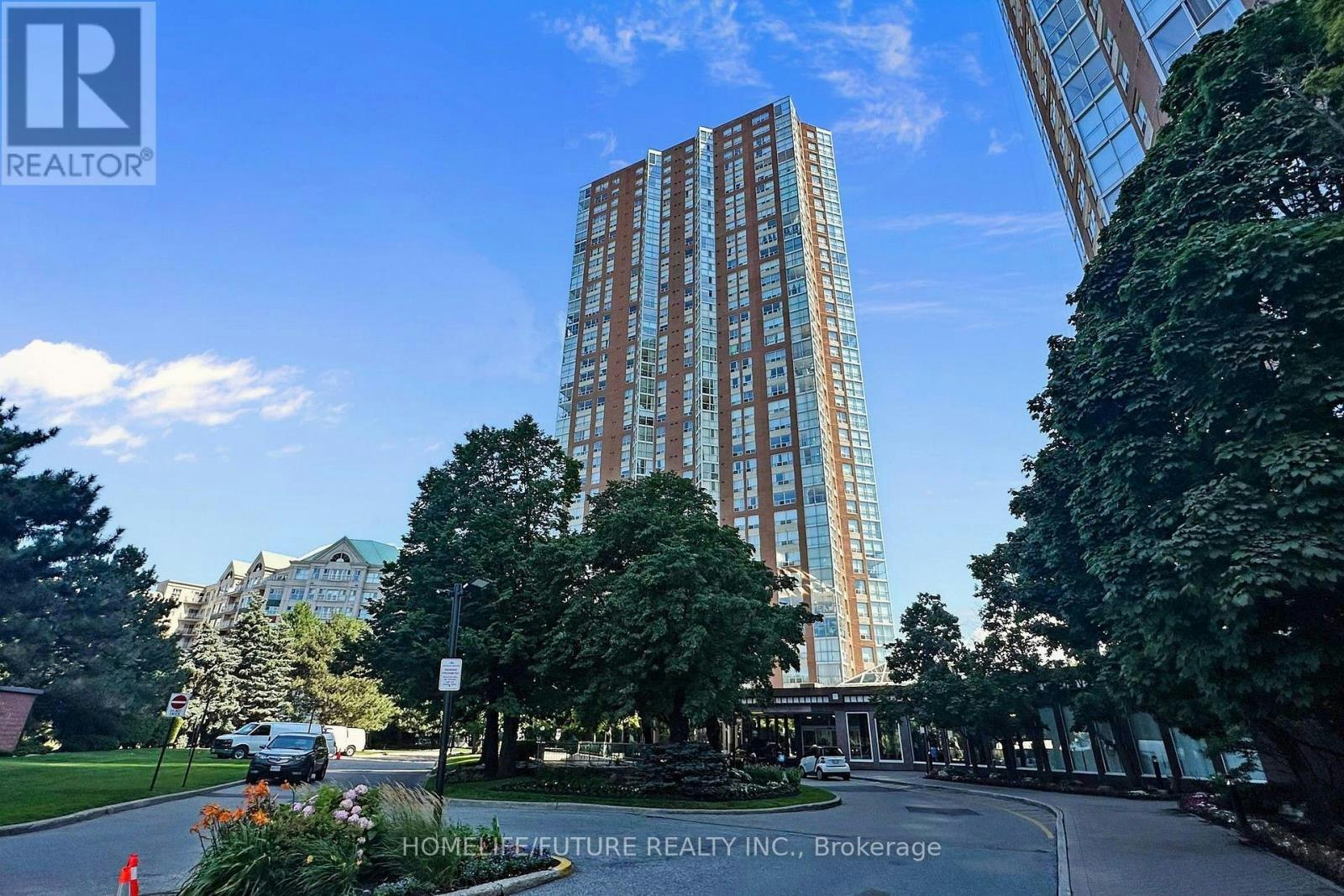 909-7 Concorde Place, Toronto, ON, M3C 3N4