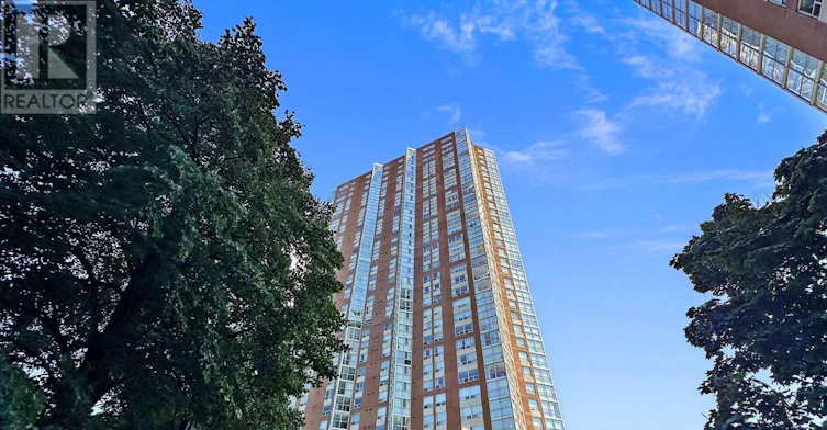 909-7 Concorde Place, Toronto, ON, M3C 3N4 - 2