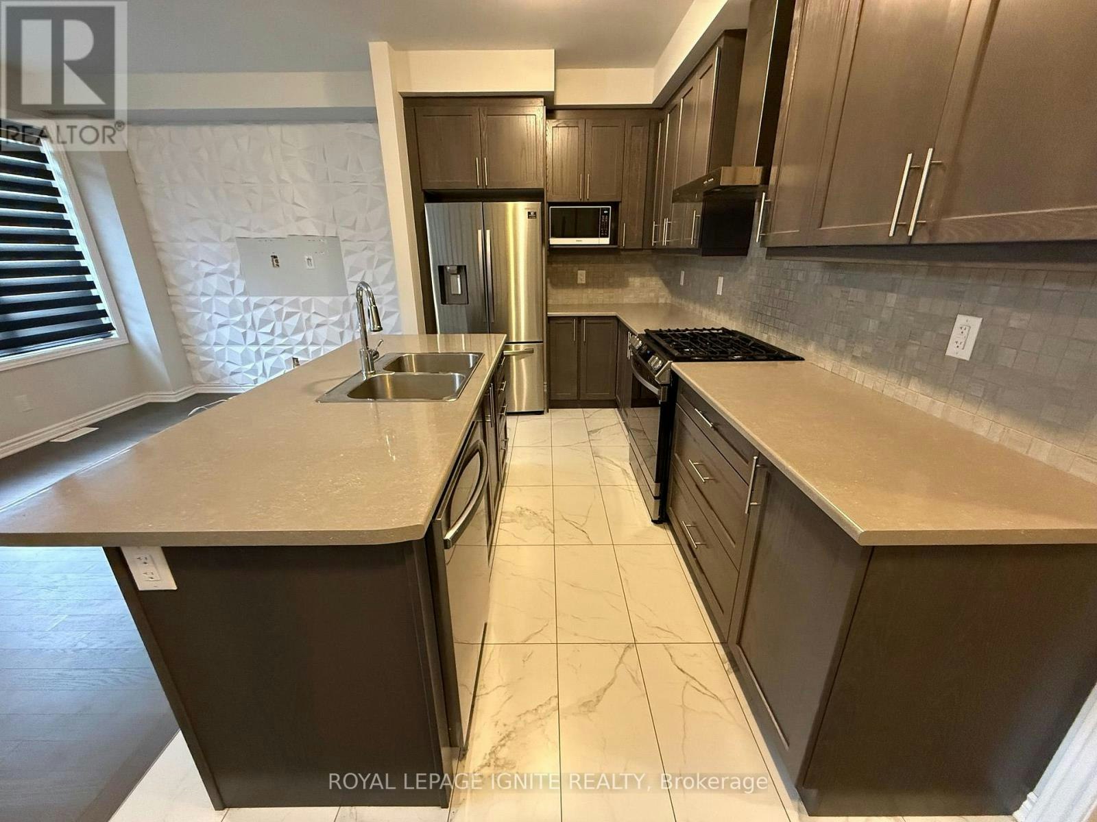 25 Sutcliffe Dr Drive, Whitby, ON, L1R 0R2 - 5