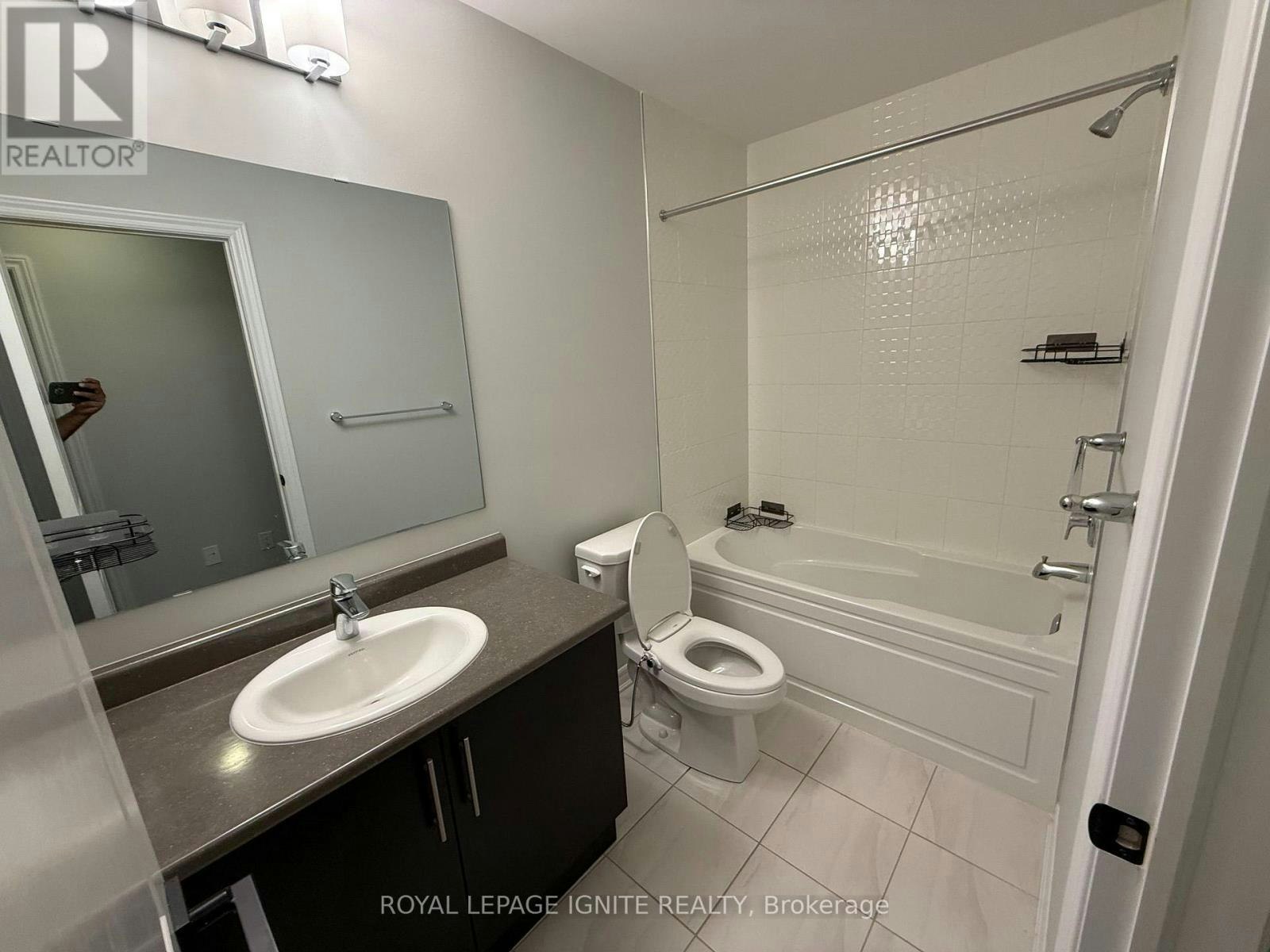 25 Sutcliffe Dr Drive, Whitby, ON, L1R 0R2 - 9