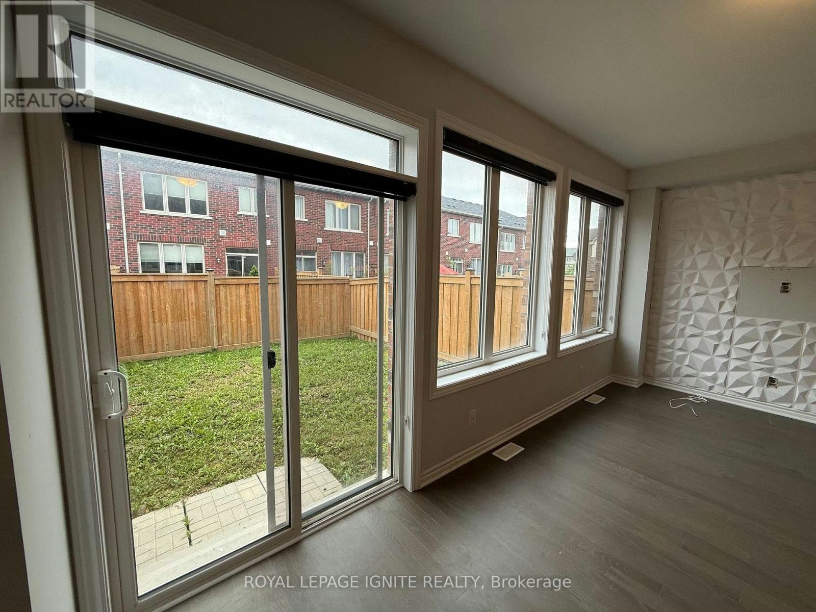 25 Sutcliffe Dr Drive, Whitby, ON, L1R 0R2 - 3