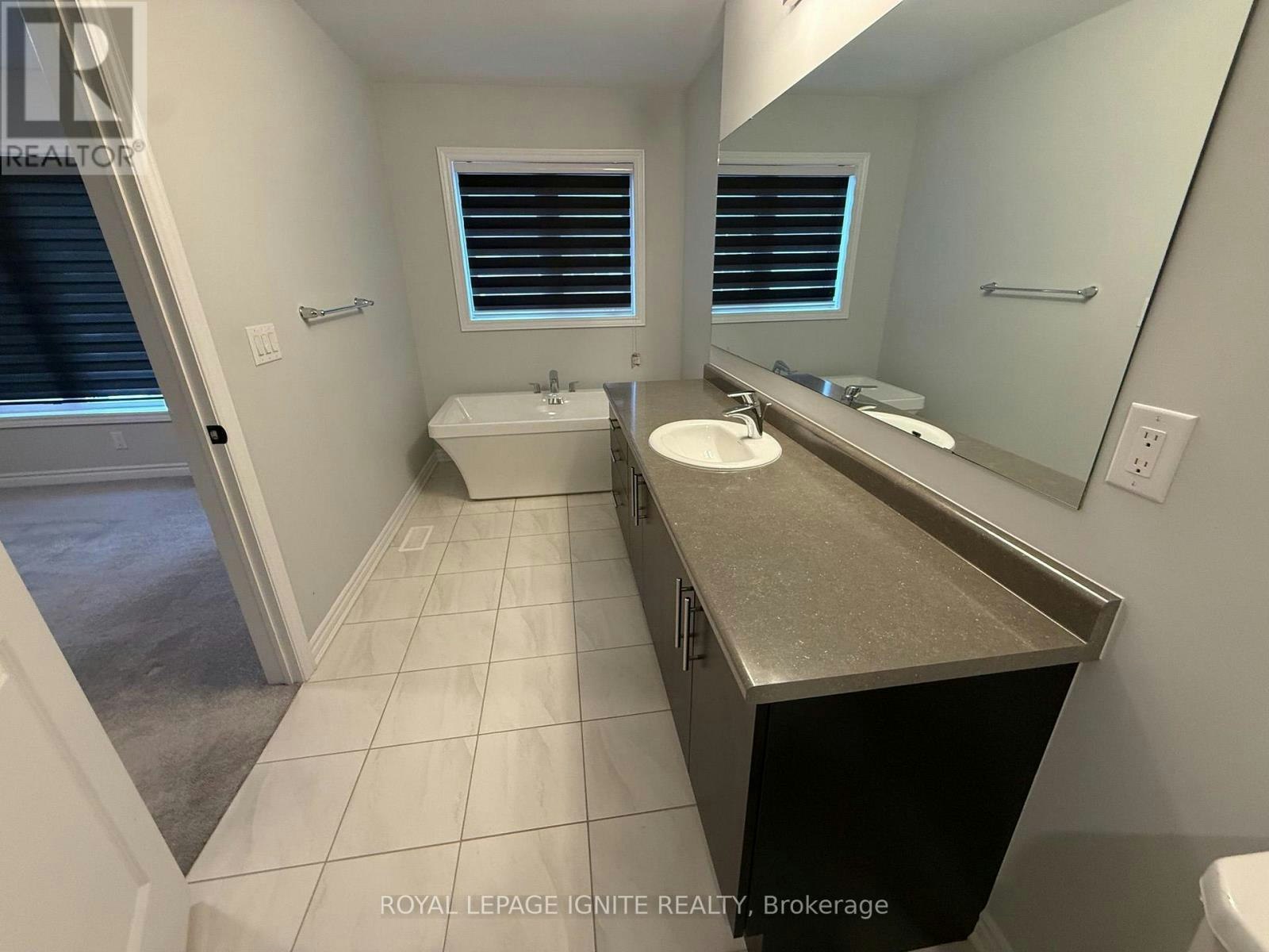 25 Sutcliffe Dr Drive, Whitby, ON, L1R 0R2 - 8