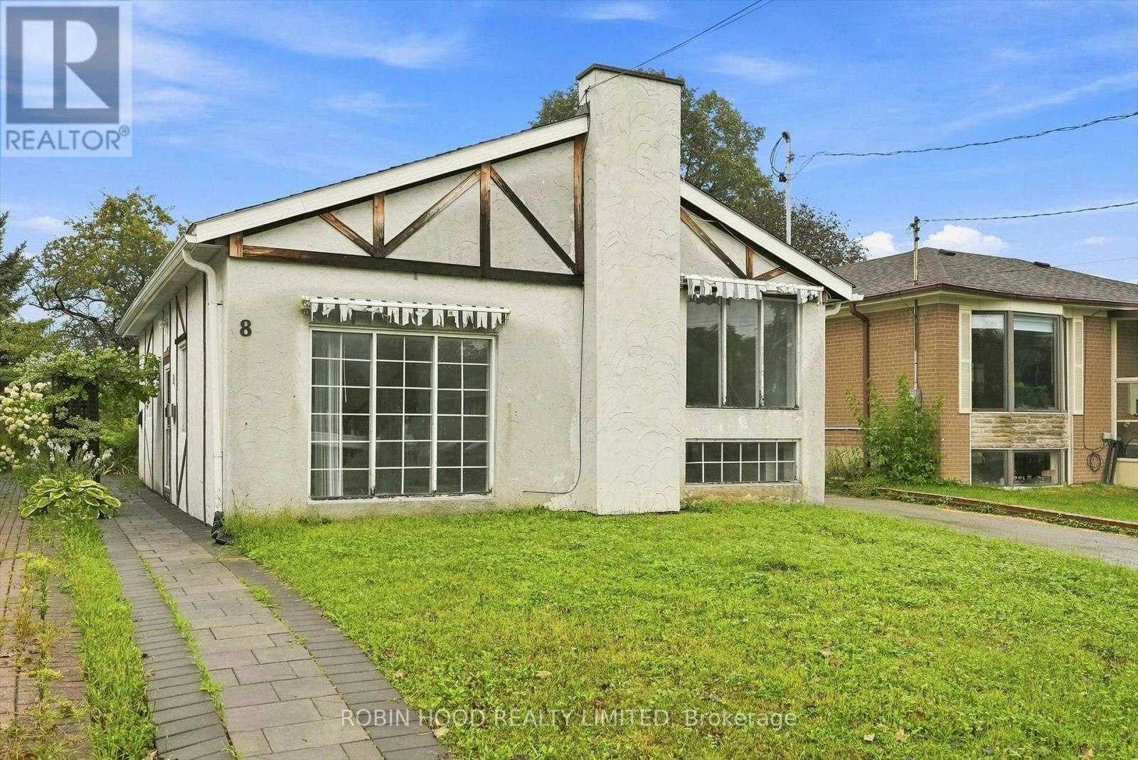 8 Pandora Circle, Toronto, ON, M1H 1V2