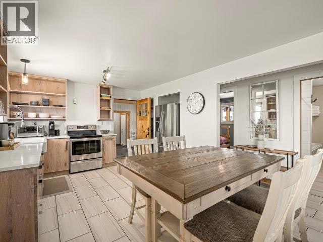 4109 Whalen Avenue, Powell River, BC, V8A 2R8 - 8
