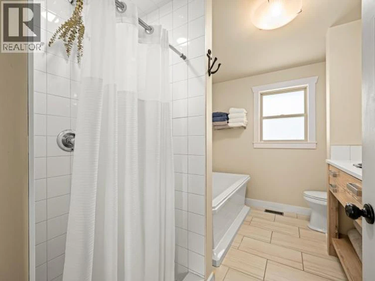 4109 Whalen Avenue, Powell River, BC, V8A 2R8 - 11