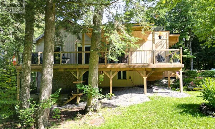 22 Camp Road