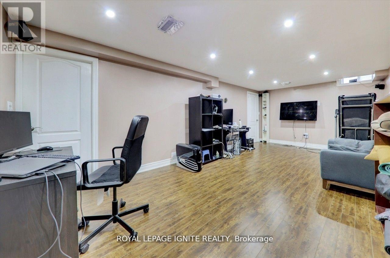 9 Pilkey Crescent, Toronto, ON, M1B 2A8 - 14