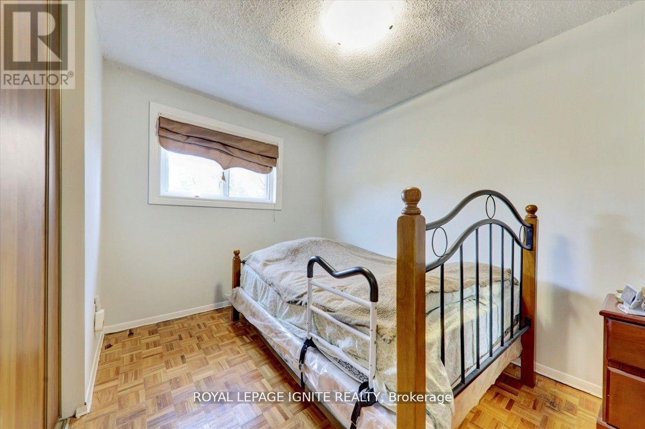 9 Pilkey Crescent, Toronto, ON, M1B 2A8 - 10