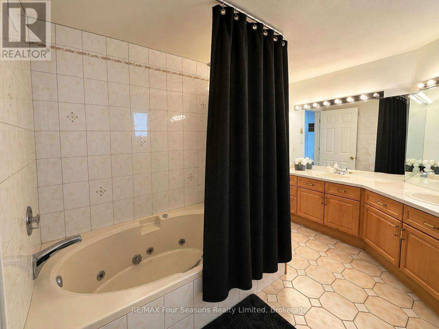 172 Carmichael Crescent, Blue Mountains, ON, L9Y 0R3 - 27