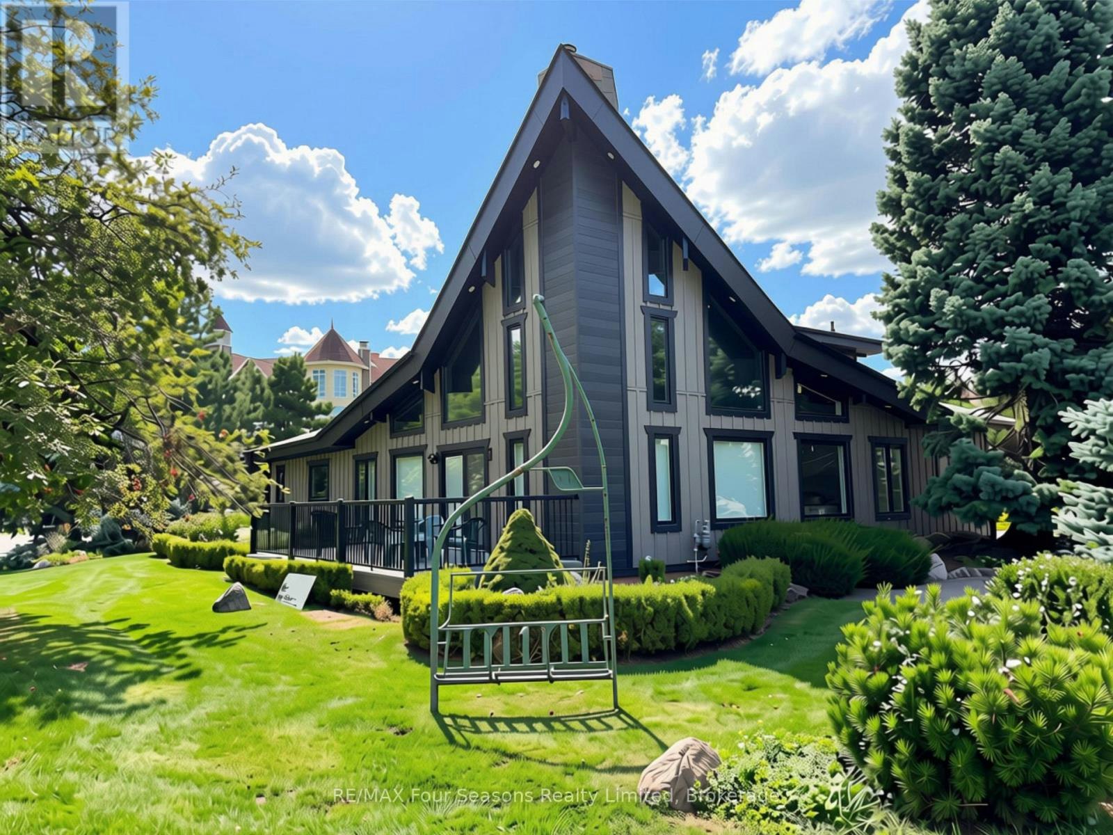 172 Carmichael Crescent, Blue Mountains, ON, L9Y 0R3