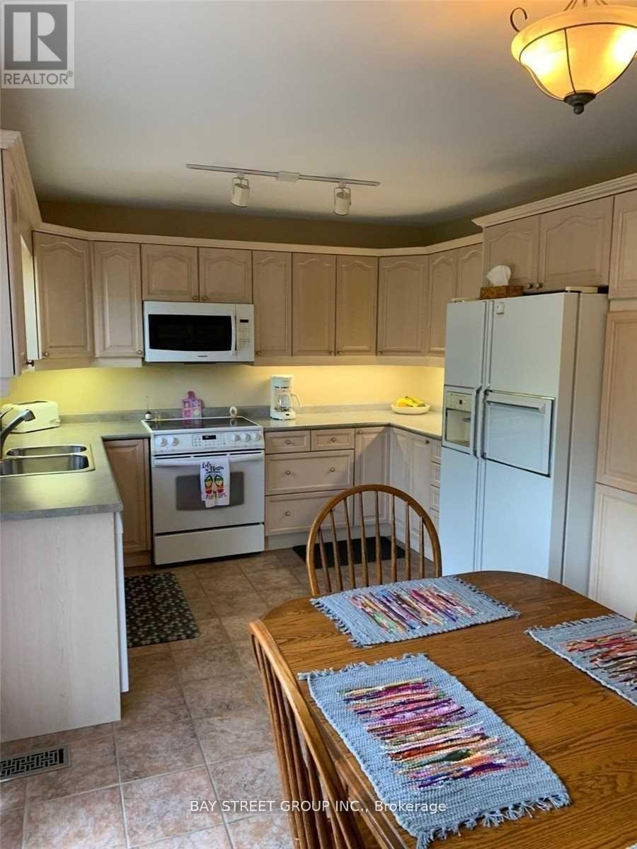 76 Mayfair Drive, Barrie, ON, L4N 6Y9 - 4